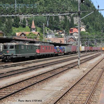 Re 4/4 II 11330 CFF à Göschenen (CH)